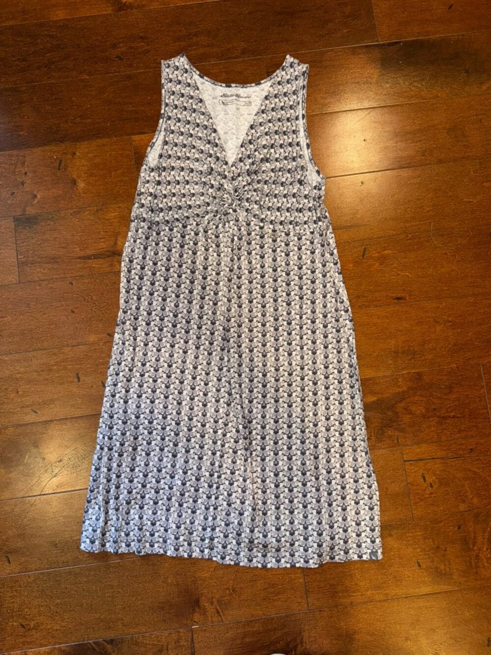 Eddie Bauer geometric print twist front dress medium